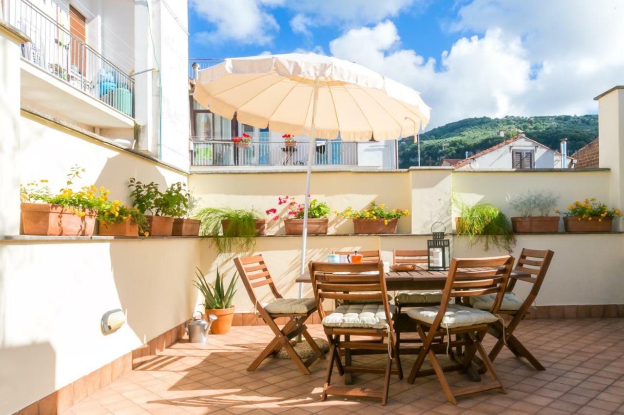Appartement Terrazza Felicienne à Sorrente Extérieur photo